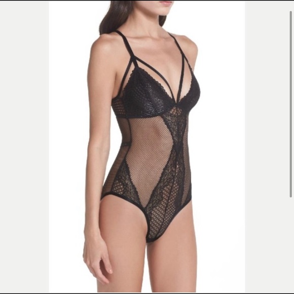 Last 1 L Sam Edelman Black lace and mesh body suit - Picture 2 of 4